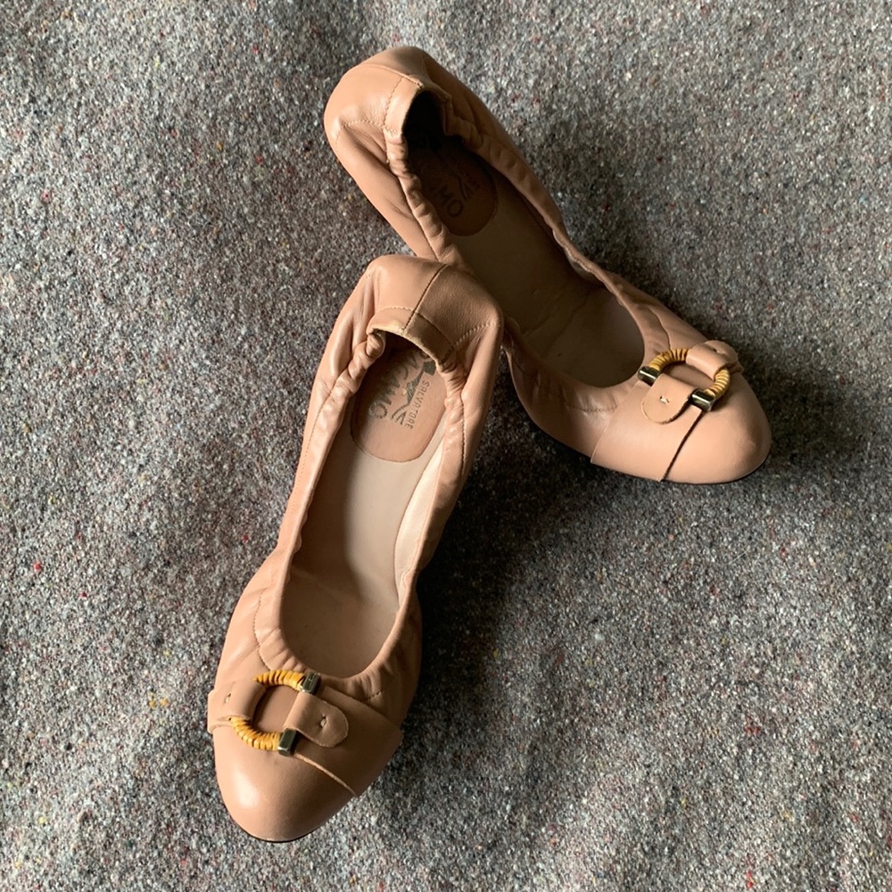 Women’s Nude Ferragamo Leather Heels (Size 8 1/2 C) - Picture 1 of 11